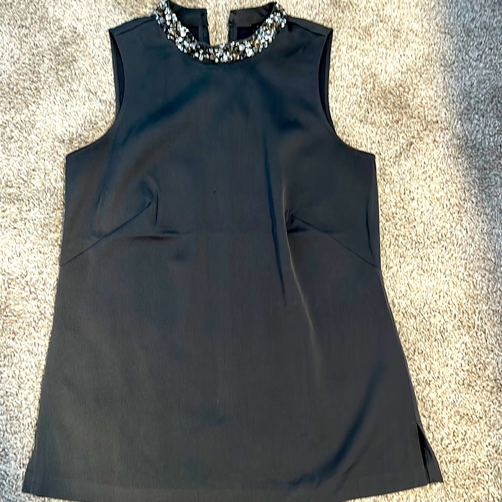 Ann Taylor XS Gray Sleeveless Blouse with Sequin collar